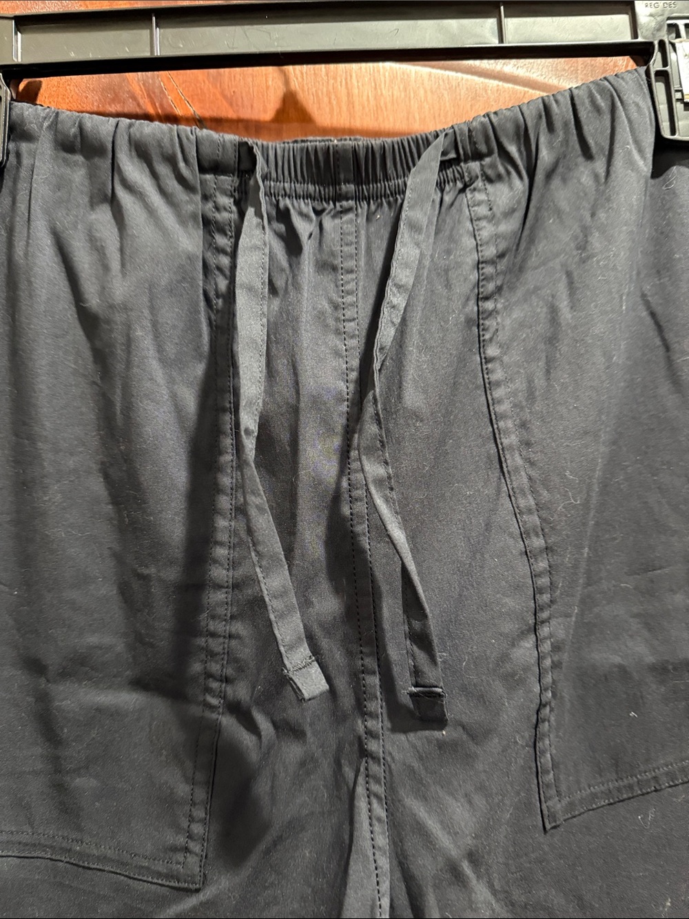 Relaxed Drawstring Shorts - Black - Picture 2 of 6